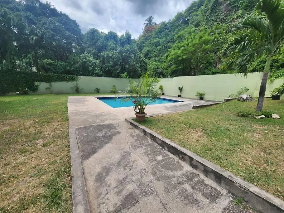 Luxury By The Hills Lejlighed Kingston Jamaica